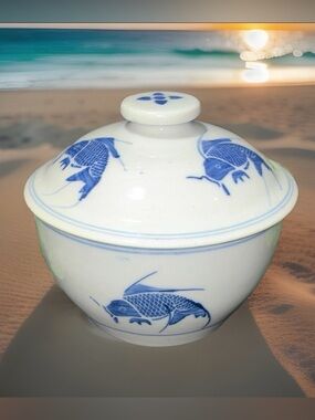 Vtg Chinese Blue and White Porcelain Koi Fish Lidded Ginger Jar Bowl 6.5"